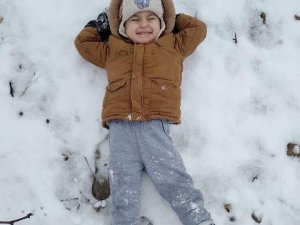 Kar yağışı en çok çocukların yüzünü güldürdü