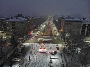 Beyaza bürünen Sultangazi havadan görüntülendi