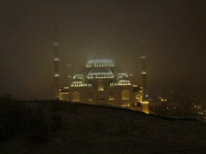 Beyaz bürünen Çamlıca Camii havadan görüntülendi
