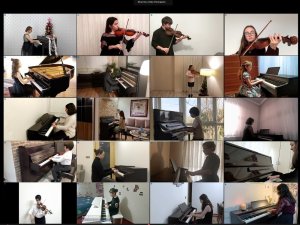 Minik müzisyenlerden evde konser ziyafeti