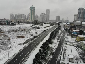 Büyükçekmece’deki kar örtüsü havadan görüntülendi
