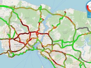 İstanbul’da kar trafiği, yoğunluk yüzde 80’e ulaştı