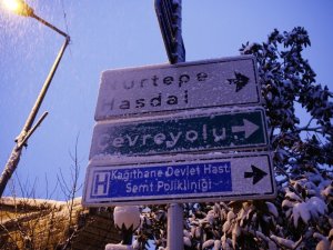 İstanbul’da kar yağışı vatandaşlara zor anlar yaşattı