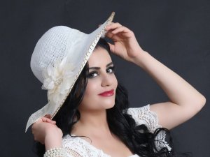 Dadaş kızı Ülkü Eyupoğulları yeni projeleriyle hayranlarının karşısına çıkmaya hazırlanıyor