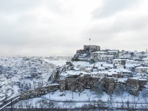 Beyaza bürünen Ankara Kalesi havadan görüntülendi