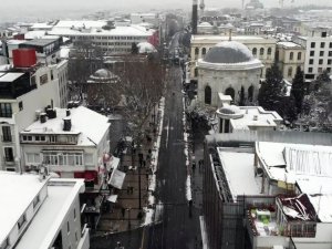 Tarihi Yarımada’nın üzerini kaplayan beyaz örtü drone kamerasında