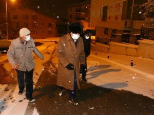Altınok’tan sabahın ilk ışıklarına kadar kar mesaisi