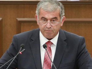 KKTC’nin yeni Meclis Başkanı Önder Sennaroğlu oldu