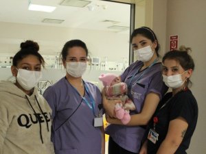 Ölür, engelli kalır denilen "Diyafram Hernisi" hastası bebek 53 gün sonra sağlığına kavuştu