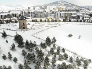 Karla kaplanan Altınköy bu kışı sessiz geçirdi
