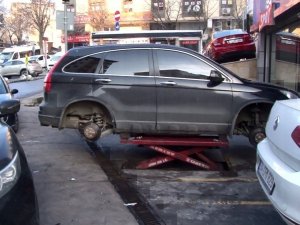 İstanbul’da lastikçilerde kış lastiği yoğunluğu