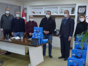 Kuşadası Ticaret Odası’ndan öğrencilere klavyeli tablet desteği