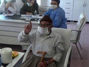 Aksaray’da huzurevi sakinlerine aşı vuruldu