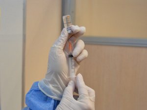 Aydın’da huzurevleri ve yaşlı bakımevlerinde aşı uygulaması başladı
