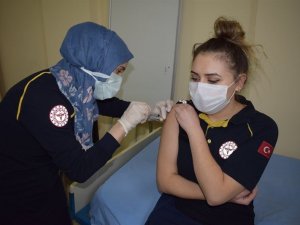 İnhisar’da CoronaVac aşısı uygulanmaya devam ediyor