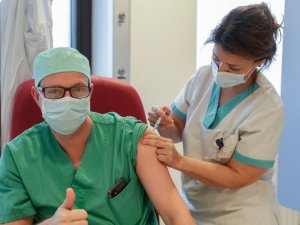Belçika’da 100 binden fazla kişi Covid-19’a karşı aşılandı