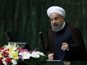 Ruhani: “Eğer terörist Trump’ın uyguladığı yaptırımlar olmasaydı korona virüs aşısına daha erken ulaşacaktık”