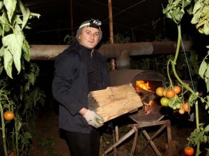 Fethiye’de sera üreticisinin sobalı don nöbeti