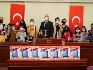 Satranç şampiyonları ödüllerine kavuştu
