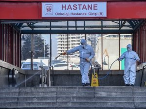 Eksi 40 dereceye kadar etkili ‘BELÇÖZ’ yol ve kaldırımlarda kullanılmaya başlandı