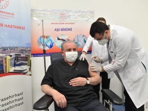 TBMM Başkanı Mustafa Şentop Covid-19 aşısı oldu