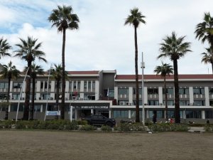 Marmaris Belediyesi hizmet binası boşaltıldı