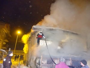 Hisarcık’ta bodrum katındaki yangın korkuttu