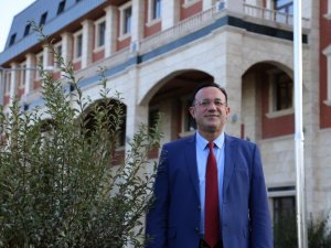 Karahan: “Aşılama sürecinin başlamasıyla birlikte toplumun bütün kesimlerinde yeniden normal toplumsal yaşama dönüş umutları yeşerdi”