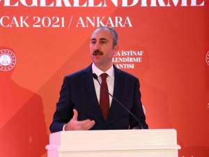 Bakan Gül: “Klavye başına geçip sosyal medyada bana tutuklama siparişi verenlere sesleniyorum, burada kanunlar işler”