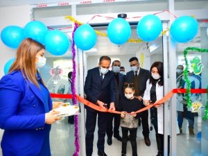Van YYÜ’de Çocuk Diş Hekimliği kliniği açıldı