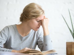 Aşırı ağrı kesici kullanımı baş ağrısı sebebi