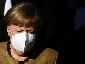Almanya Başbakanı Merkel: "Günlük ölü sayısı şok edici derecede yüksek"