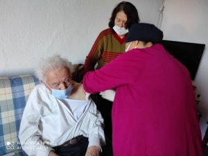 Selendi’de evde aşılama başladı