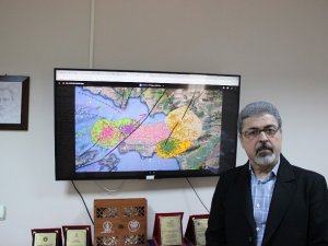 İzmir sallanıyor, bölgede deprem fırtınası yaşanıyor