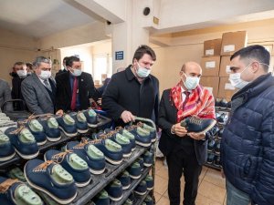 İzmir’in ayakkabı markası geliyor