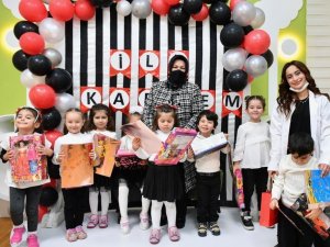 Başkan Döğücü, minik öğrencilerin karne sevincine ortak oldu