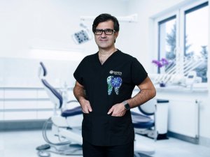 Çene kemiği erimiş olan hastalara zigomatik implant