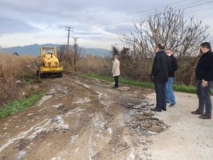 Başkan Çetin Akın arazi yollarını inceledi