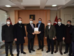 AK Parti Çorum İl Başkanı Ahlatcı, mazbatasını aldı
