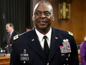 ABD’de siyahi emekli General Lloyd Austin’in Genelkurmay Başkanı olarak atandı