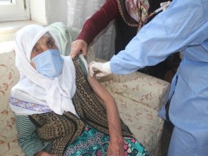 Beyşehir’de 85 yaş üstü kişilere korona virüs aşısı yapılmaya başlandı