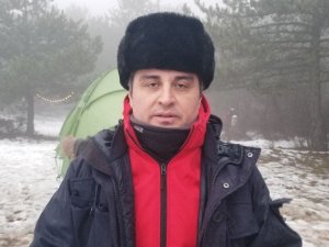 Arama kurtarma ekiplerine kar altında eğitim