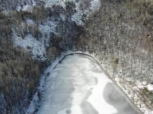 Karagöl Tabiat Parkı beyaza büründü