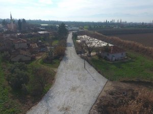 Toprak yollar kilit parke taşıyla kaplandı