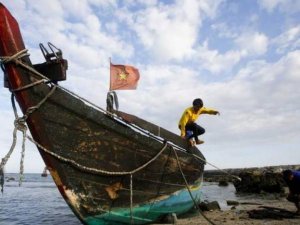 Malezya, 16 Vietnamlı balıkçıyı gözaltına aldı