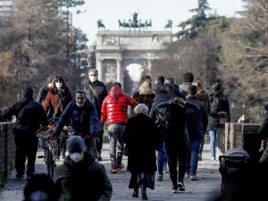 İtalya’da son 24 saatte Covid-19’a bağlı 299 ölüm