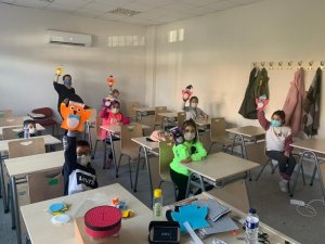 İzmir Büyükşehir, depremzedelere desteğini sürdürüyor