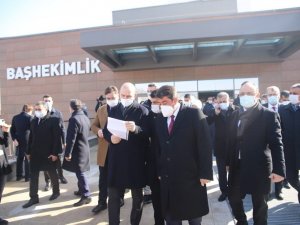 Bakan Soylu, Şehit Fethi Sekin’in  babası ile kanaat önderi Nazırlı’yı hastanede ziyaret etti
