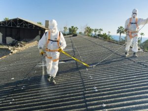 Yenişehir’de asbestli binada söküm çalışması başladı