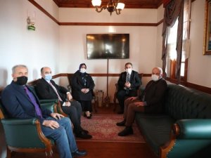 Bakan Selçuk’tan Anadolu Yayıncılar Derneği’ne ziyaret